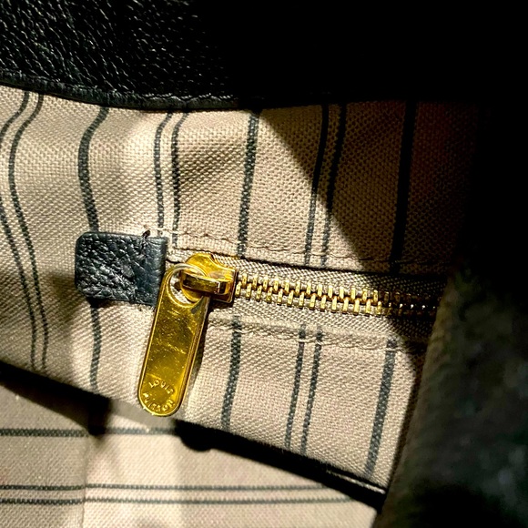 Louis Vuitton Artsy MM - Picture 6 of 16